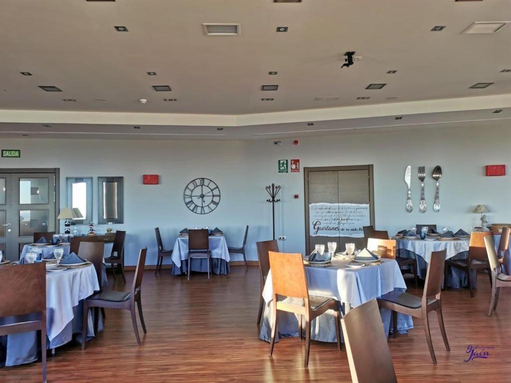 Hotel Campos De Баэса Экстерьер фото