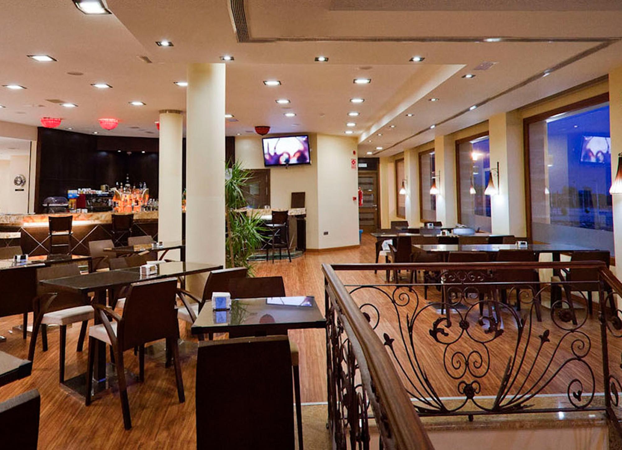 Hotel Campos De Баэса Экстерьер фото