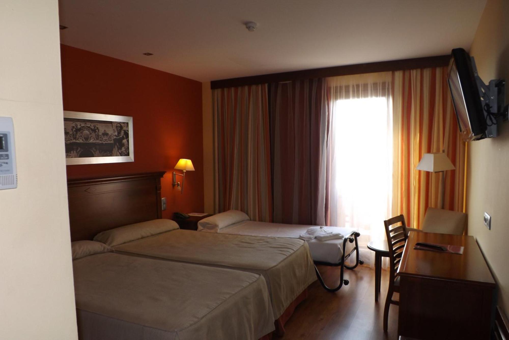 Hotel Campos De Баэса Номер фото