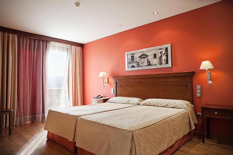 Hotel Campos De Баэса Номер фото